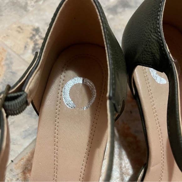 👠Deep Olive Green Ankle Strap  Pumps. - Picture 4 of 13
